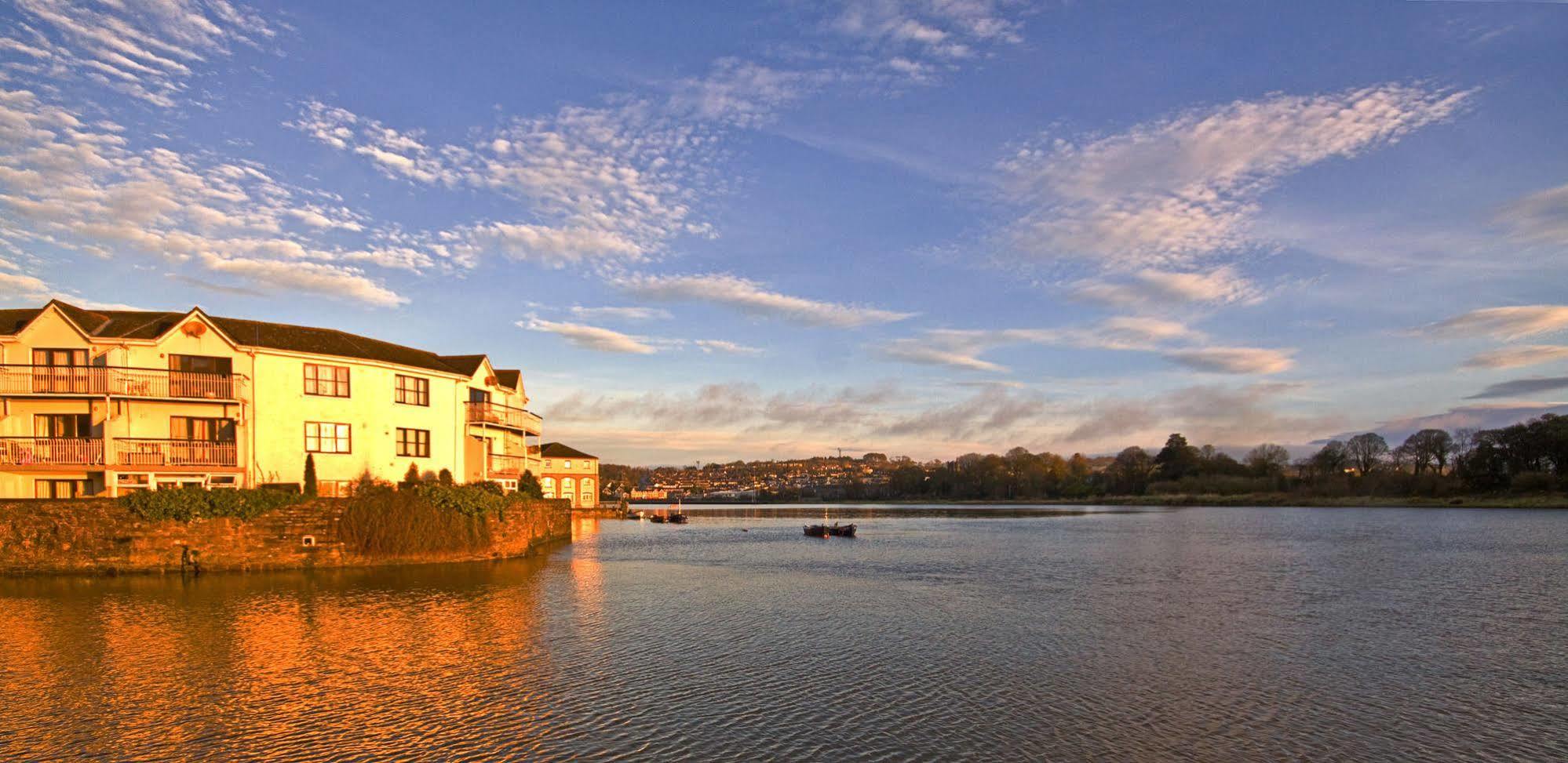 Waterford Marina Hotel Exterior photo