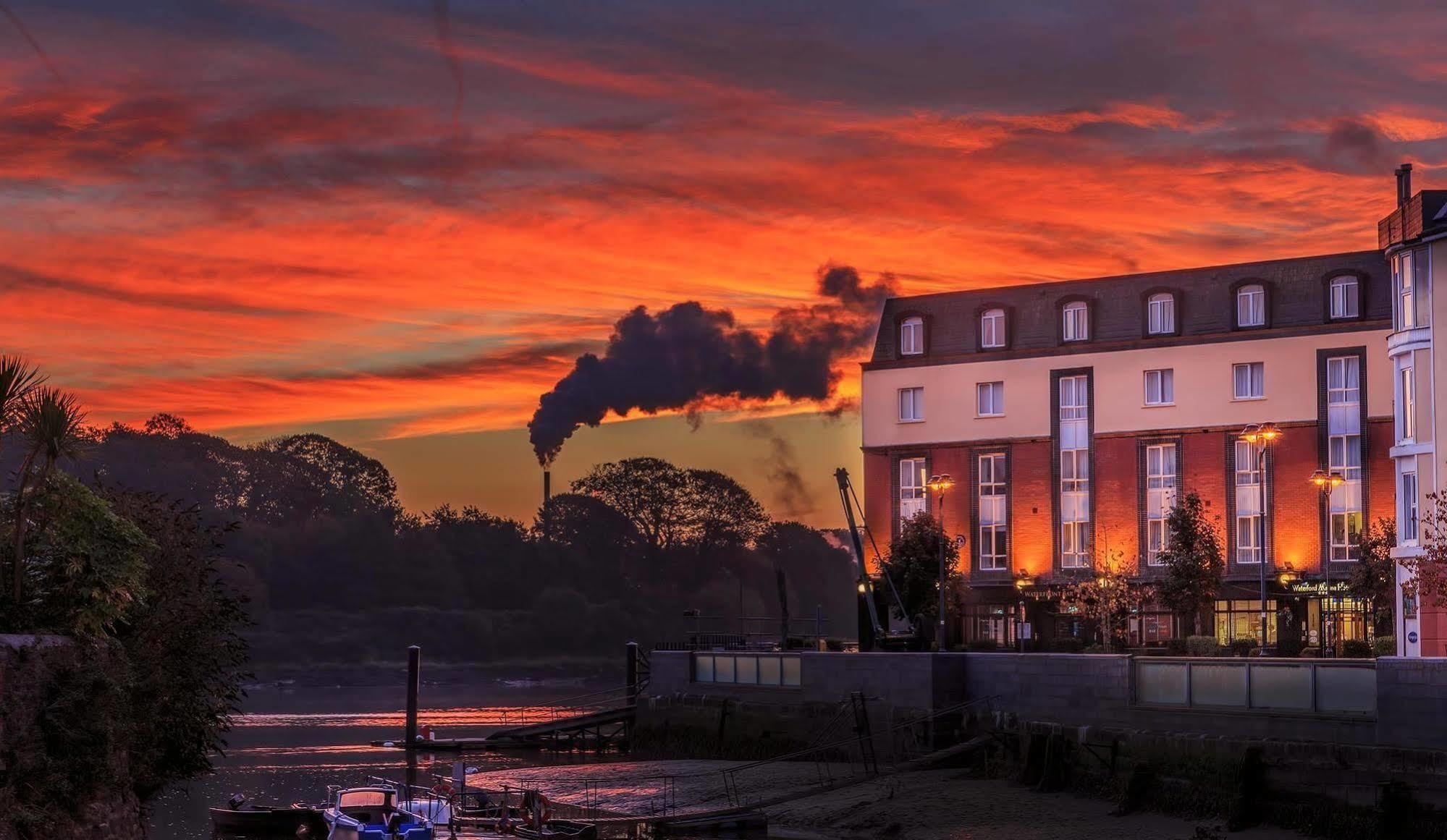 Waterford Marina Hotel Exterior photo